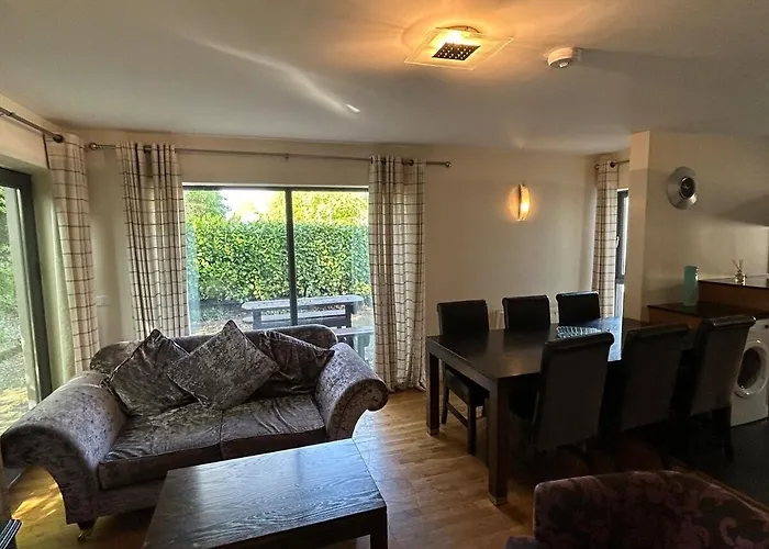 11 The Avenue * Killarney