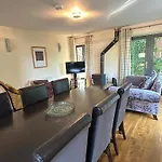 11 The Avenue * Killarney